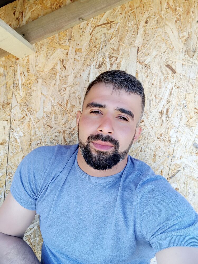  47679692  Emrah, 29 ,    
