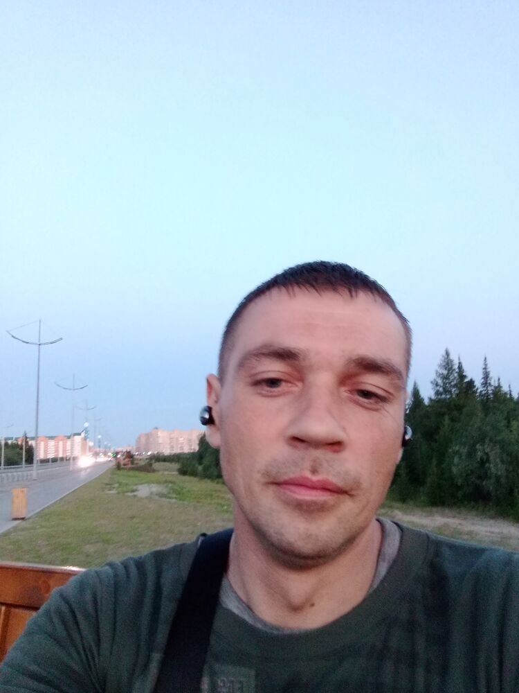  36193272  Denis, 41 ,     