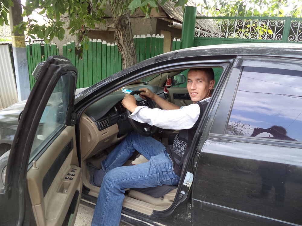  5274872  Mihai, 34 ,    