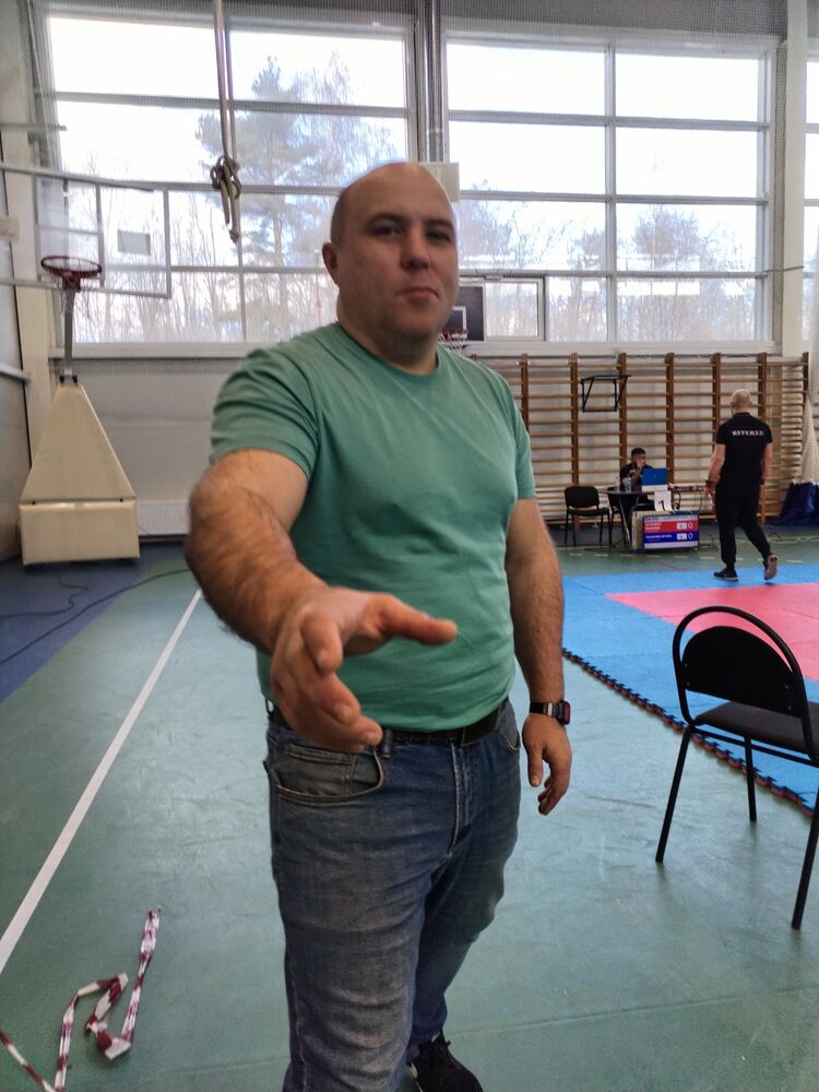  52452192  Ruslan, 39 ,    