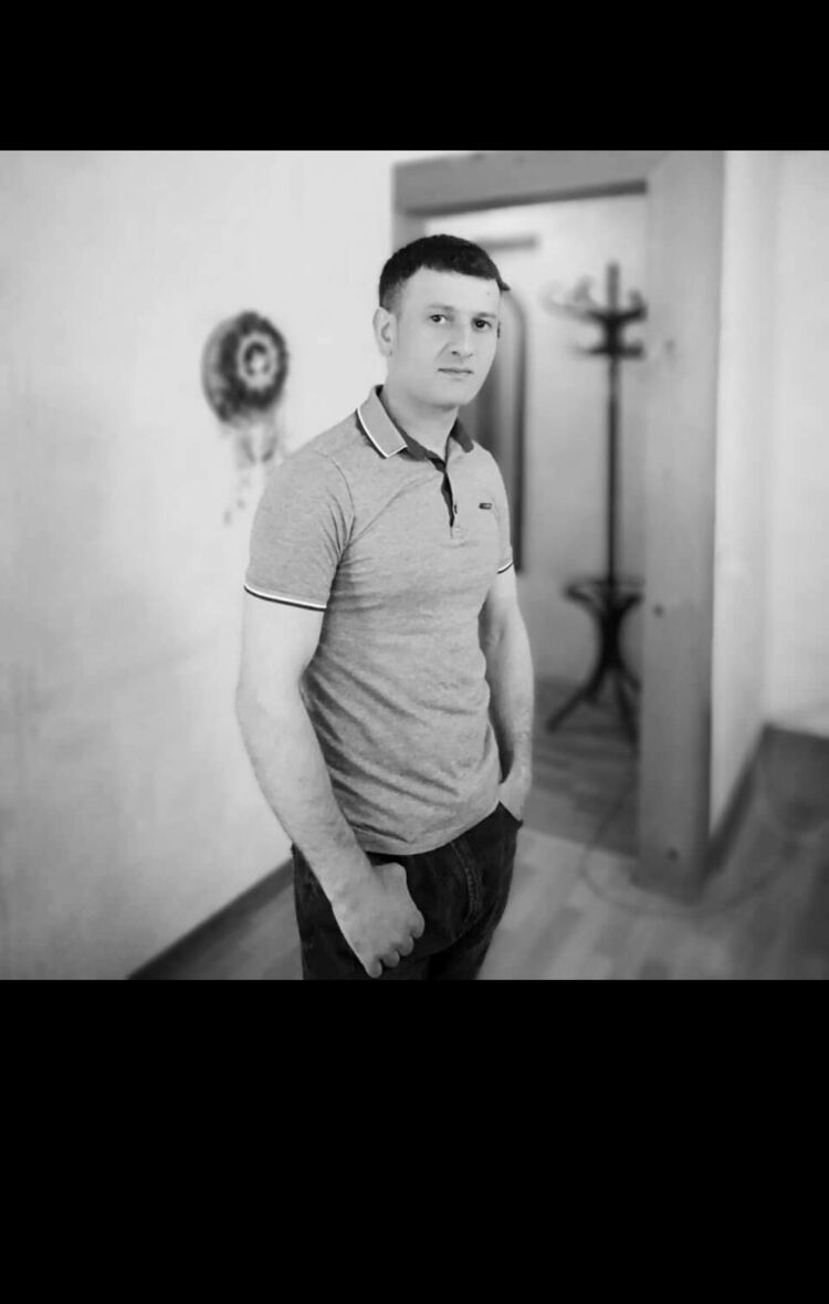  30644052  Damir, 37 ,    