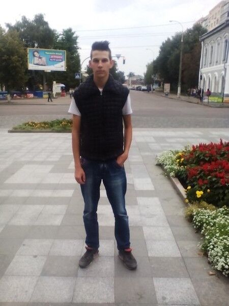  13132832  Alex, 27 ,    