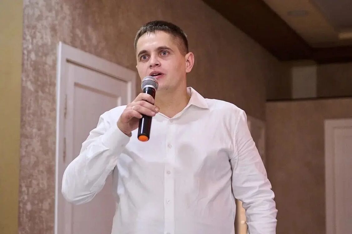  ,   Leon, 29 ,   ,   