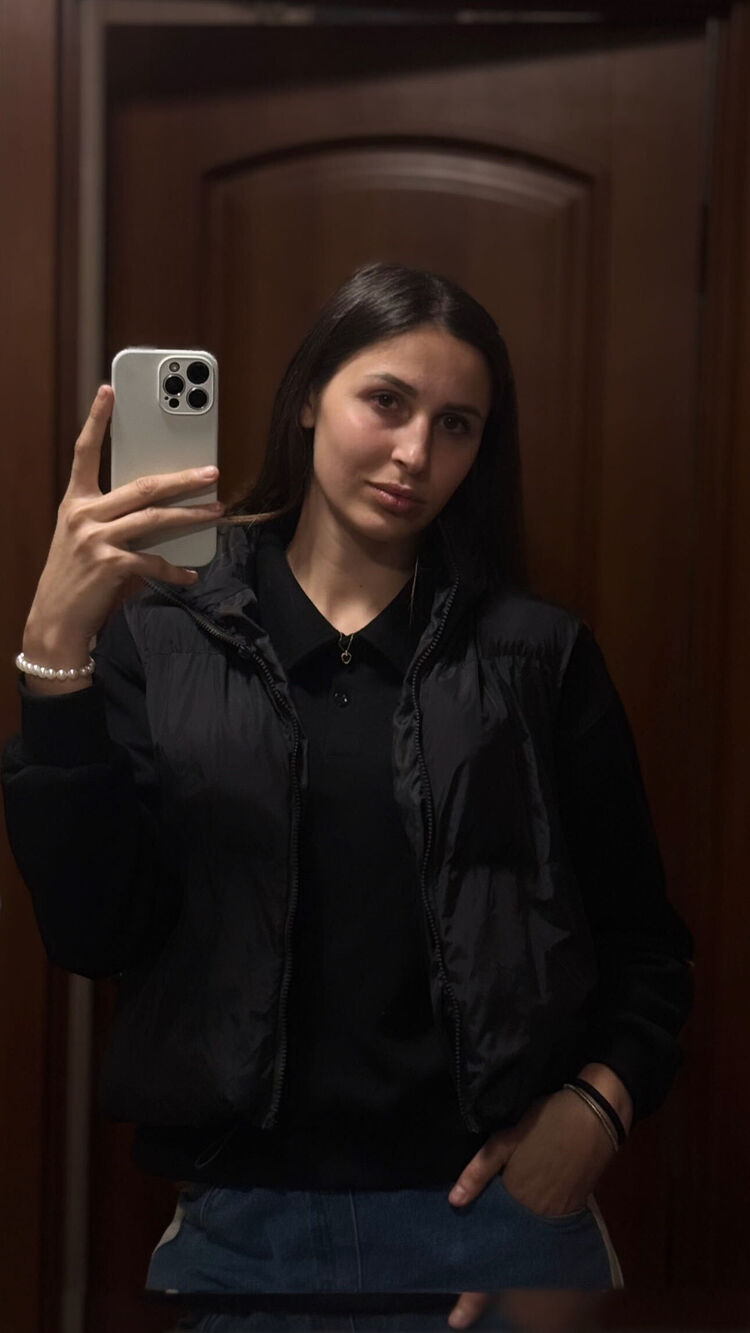  49393052  Doina, 24 ,    