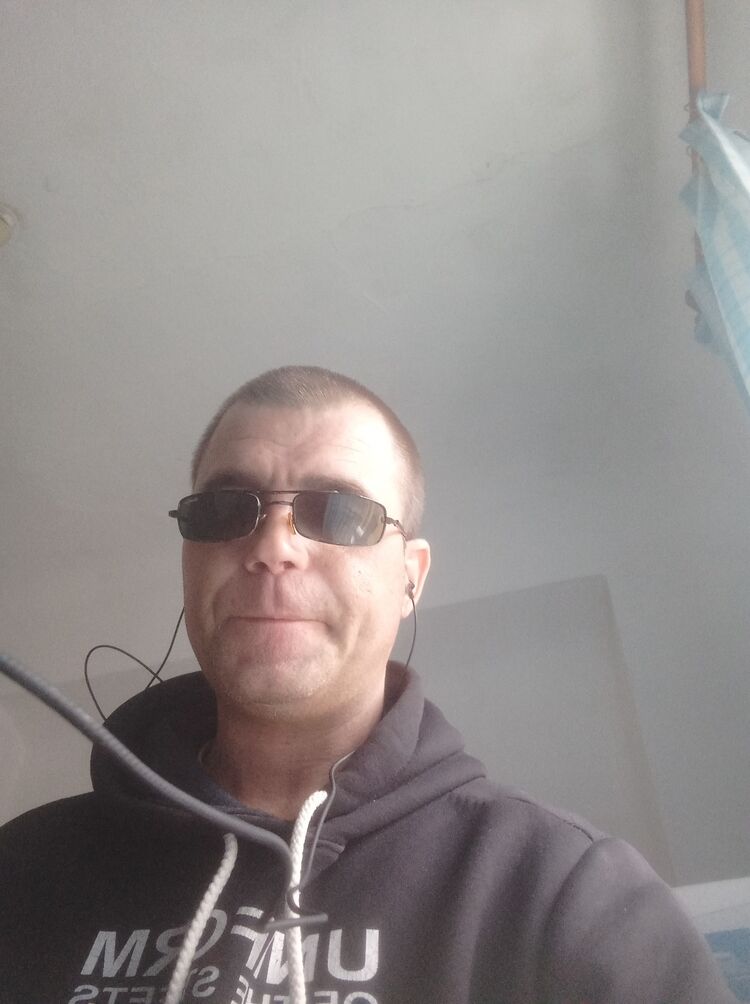  43587952  Djeik, 40 ,    