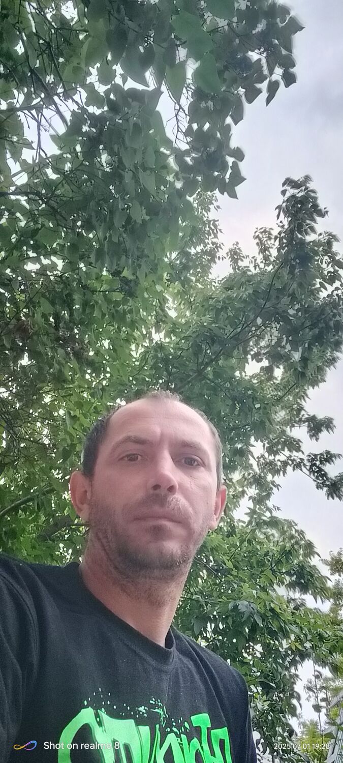  52376942  Ivan, 42 ,    --