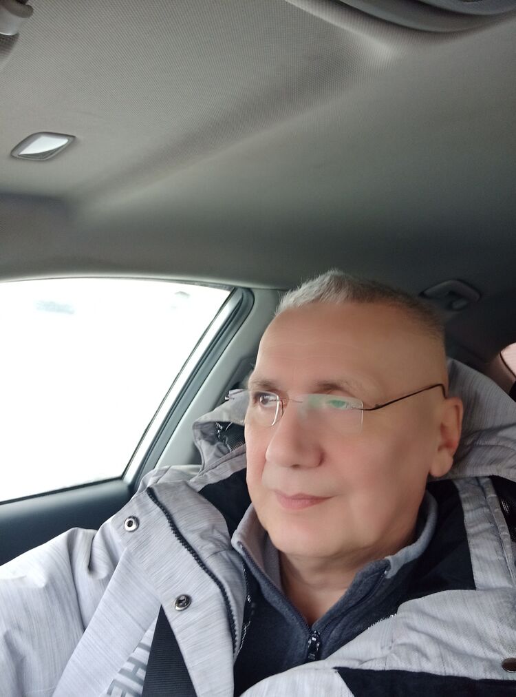  43861812  Sergey, 68 ,    