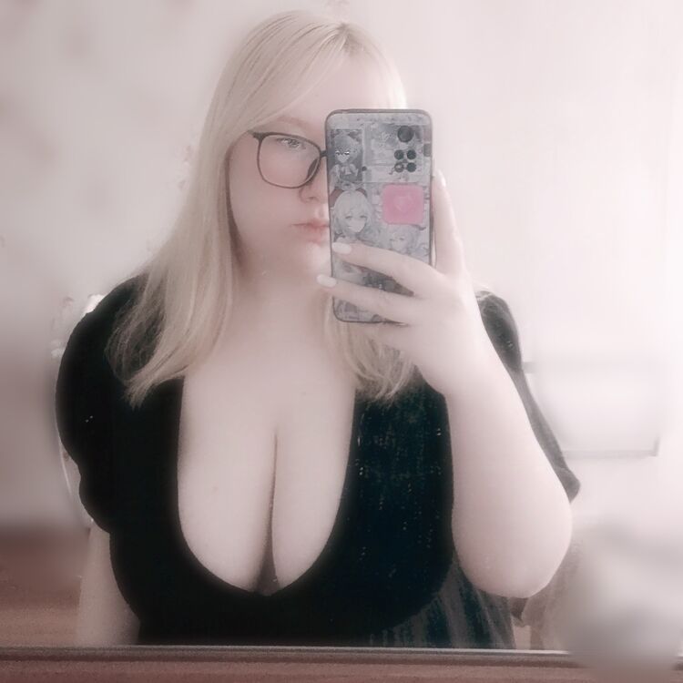  48733772  , 22 ,    