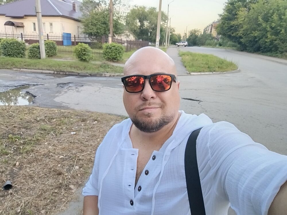  53567632  Pavel, 41 ,    