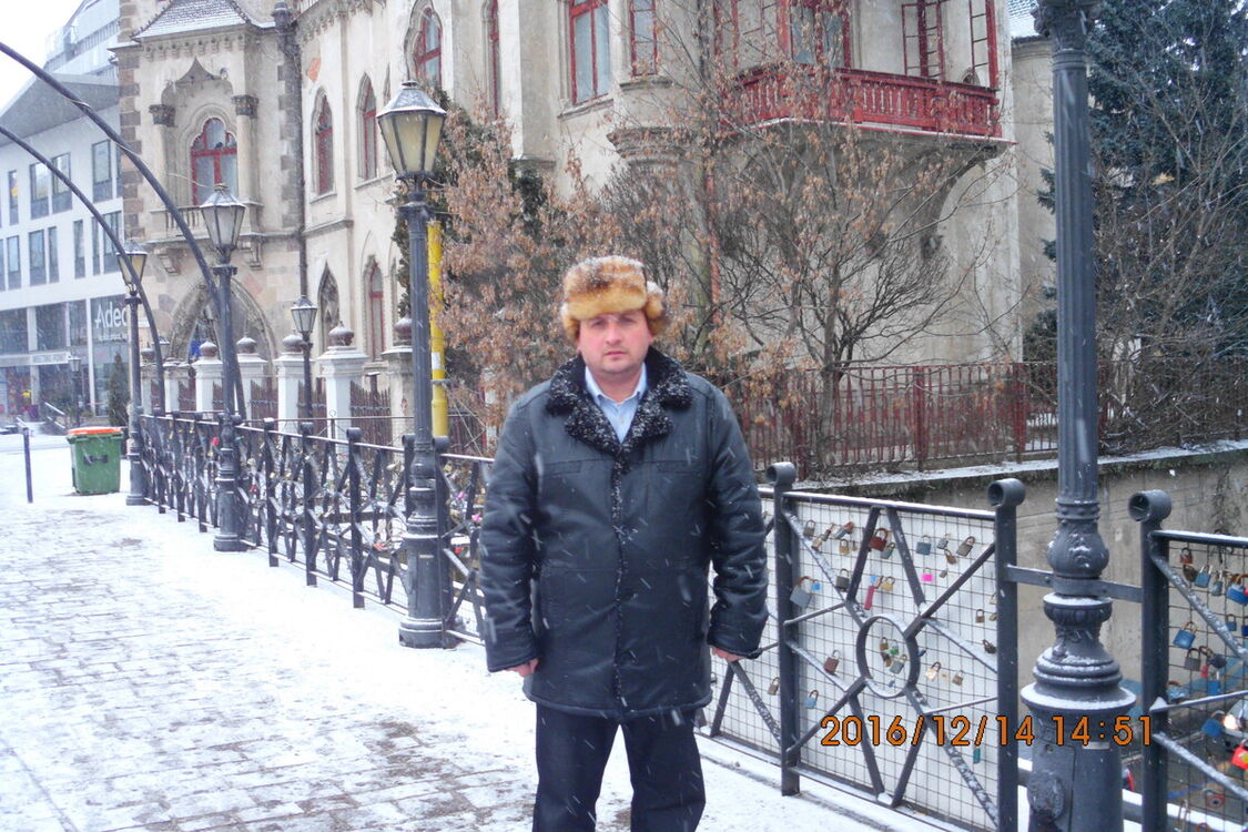  12020952  , 48 ,    