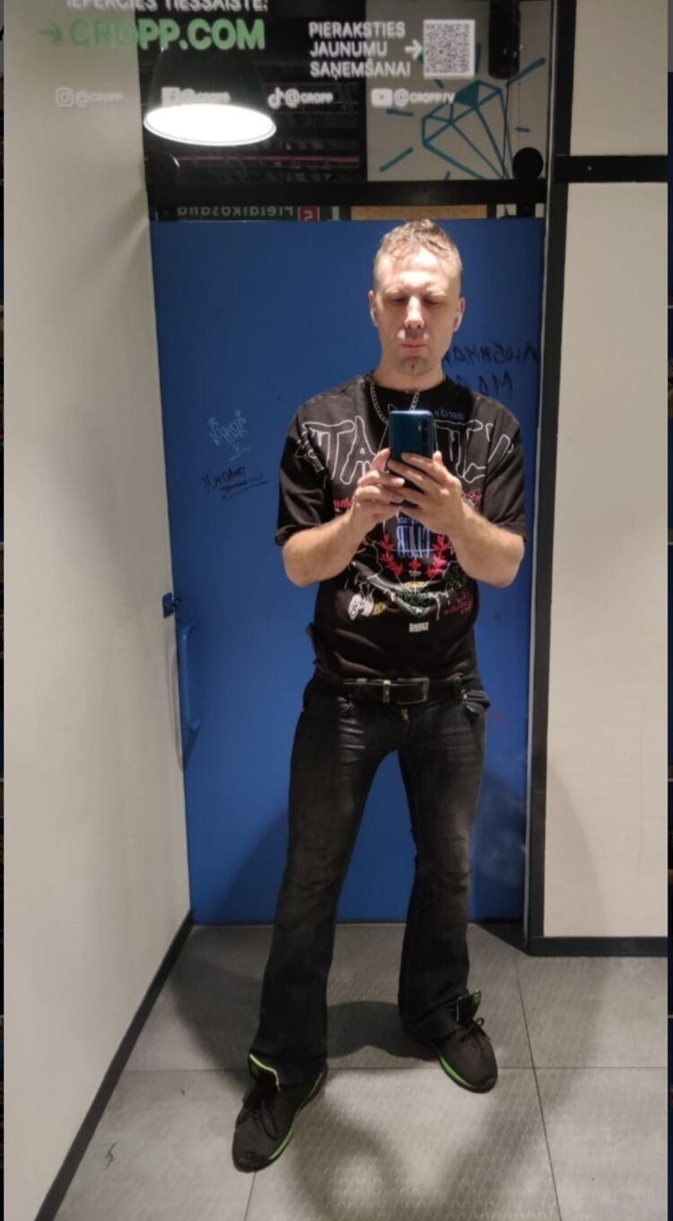  52993592     , 37 ,    