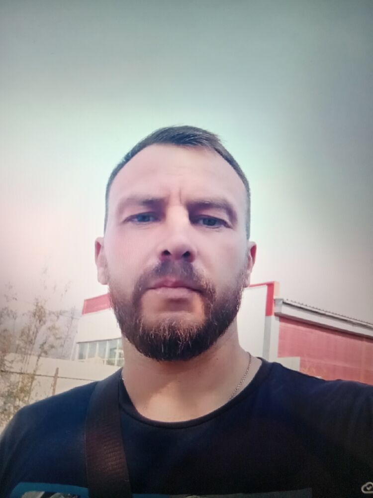  46676132  Vitalii, 38 ,    