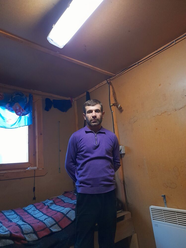  23996352  Aleqs, 30 ,    -