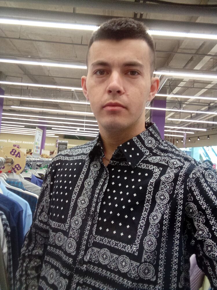  27798592  Bunyod, 24 ,    