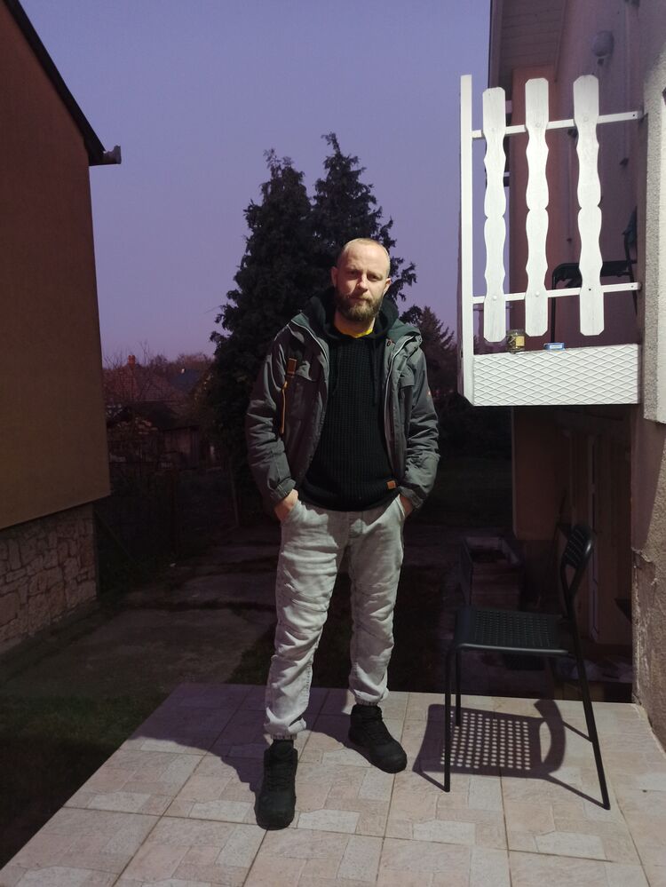  24398282  DZMITRY, 42 ,    Oroszlany