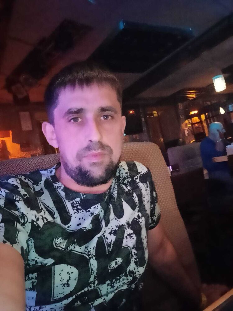  46523552  , 33 ,    