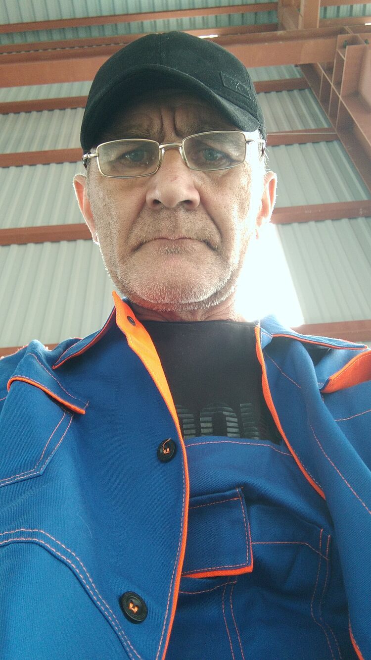  42587962  , 49 ,    