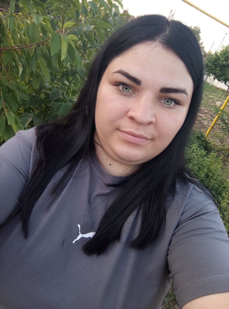  52872642  Iuliana, 27 ,    