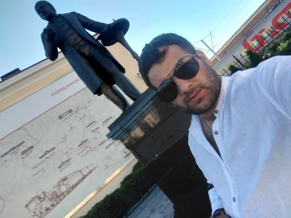  45185852  Arman, 31 ,    