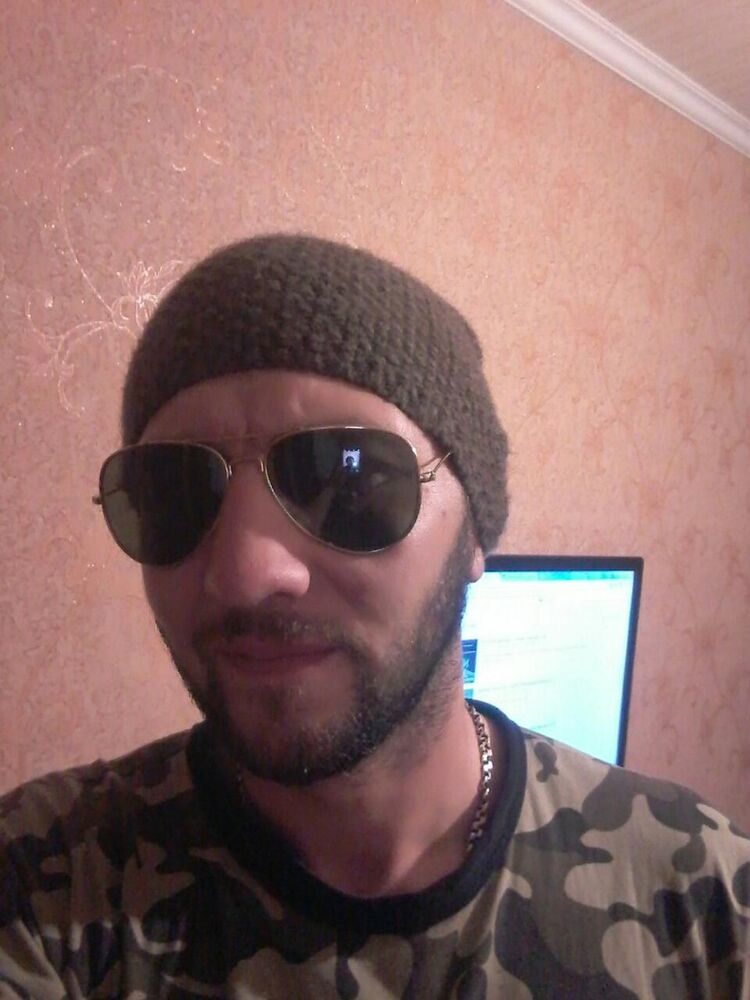  15359042  Alex, 36 ,     