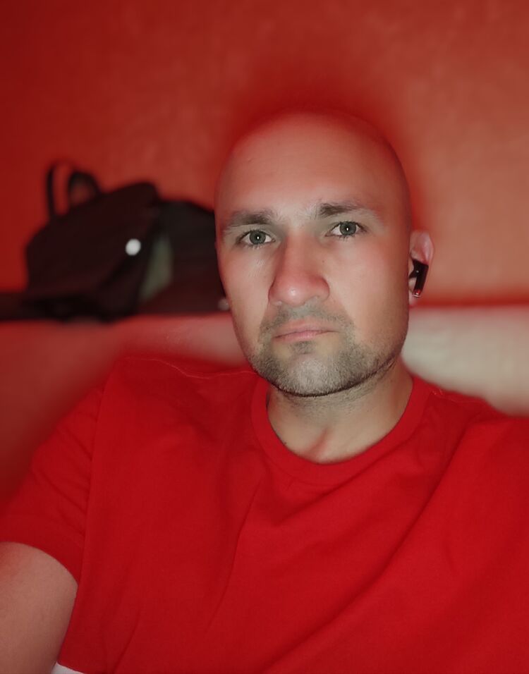  53085512  Igor, 42 ,    