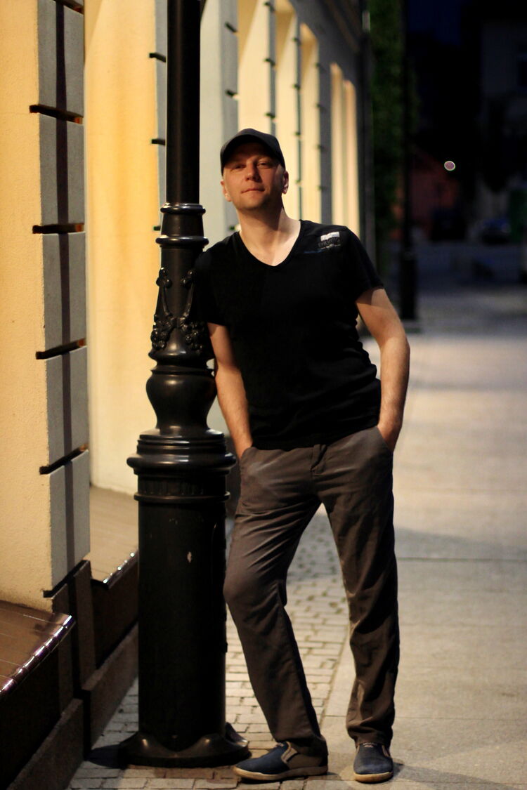  -,   Alex, 42 ,   ,   , c 