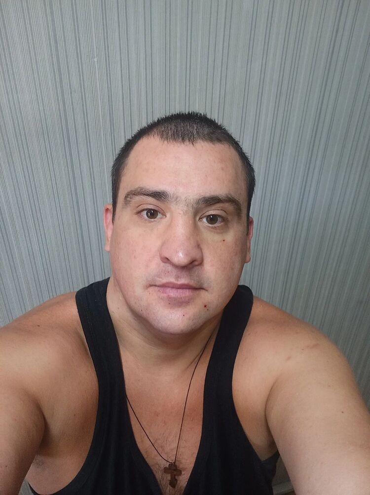  29560962  JohnBlack, 36 ,    