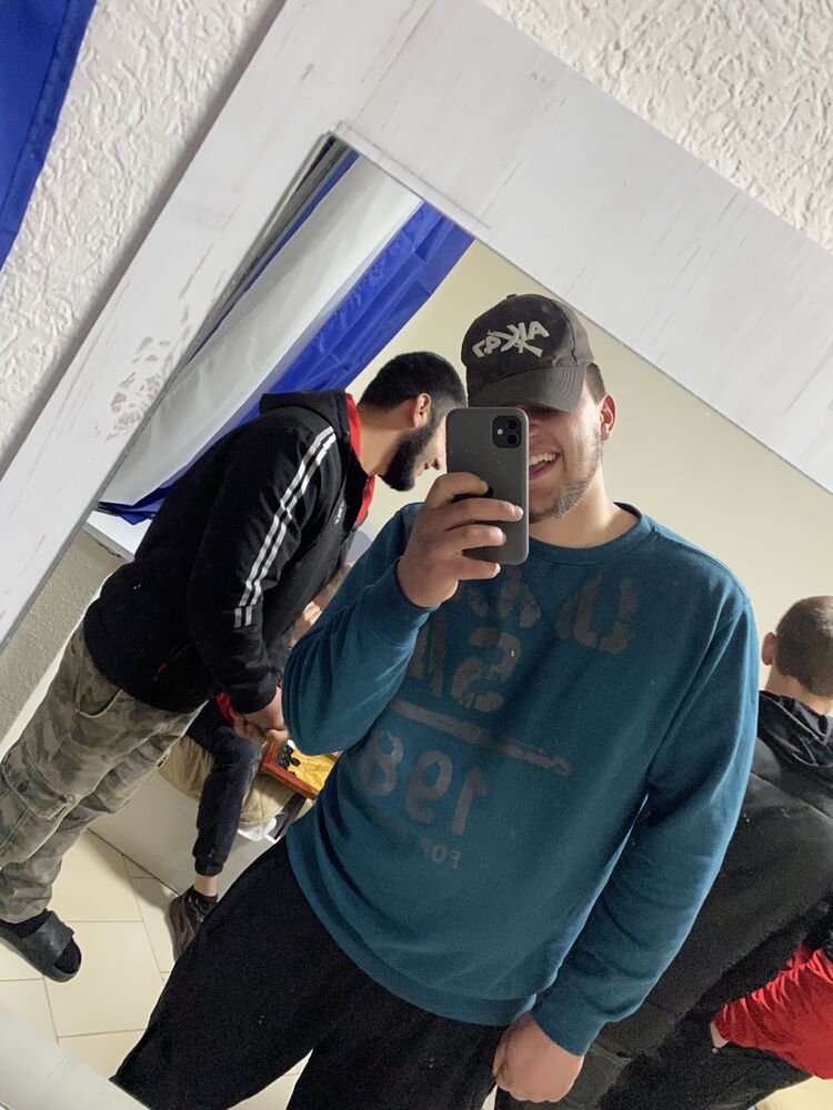  33409282  , 23 ,    