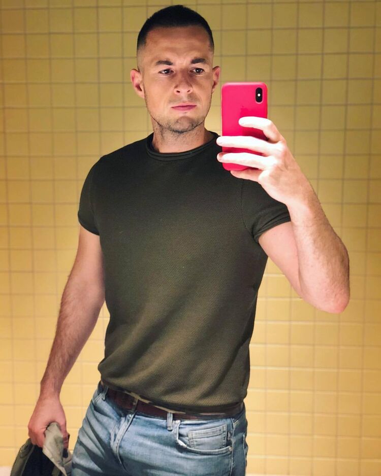  49594942  , 37 ,    -