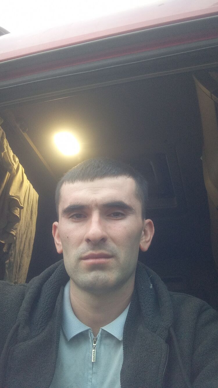  43517962  Bilol, 29 ,    