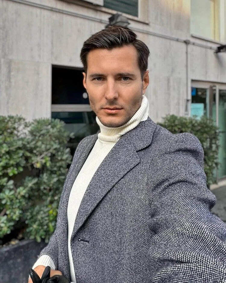  53770022  Mkrtich, 38 ,    