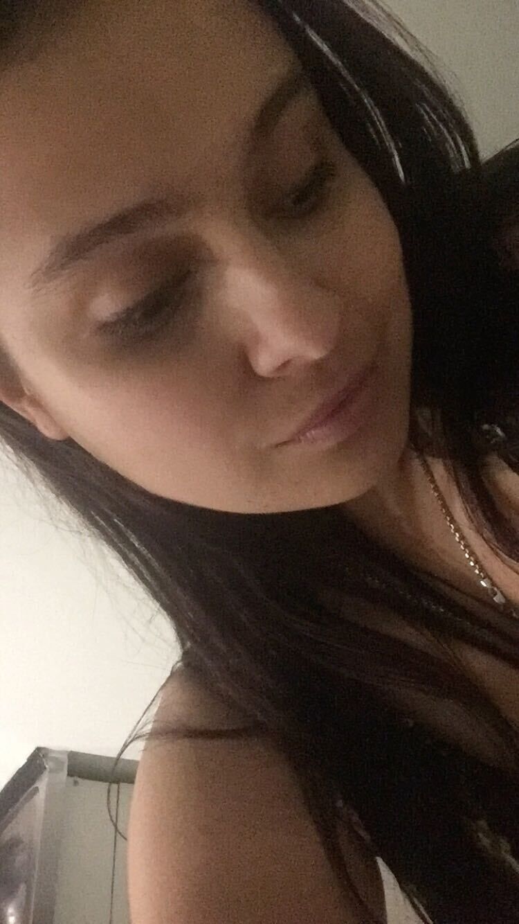  26247282  Adelina, 26 ,    