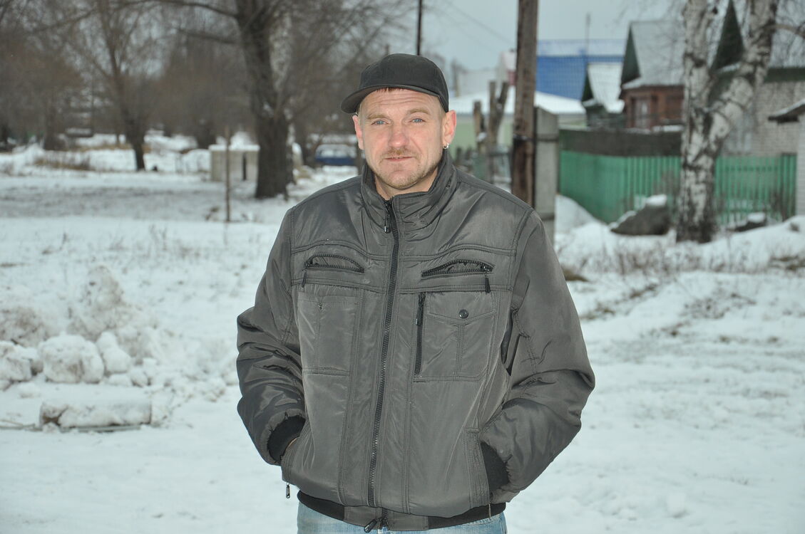  53208582  Toli, 51 ,    