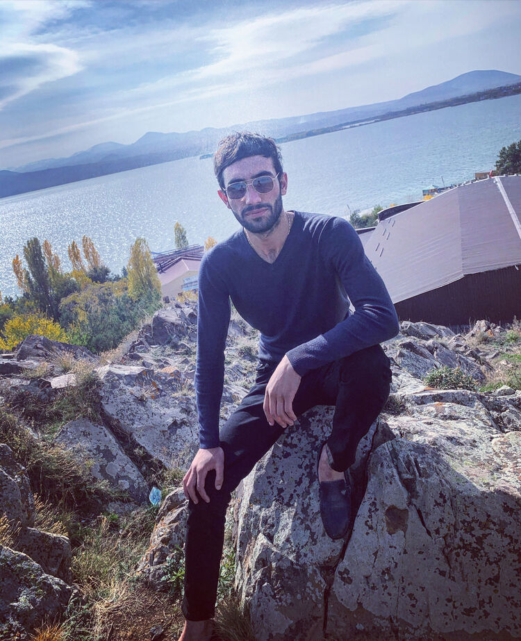  ,   Hovo, 29 ,   ,   