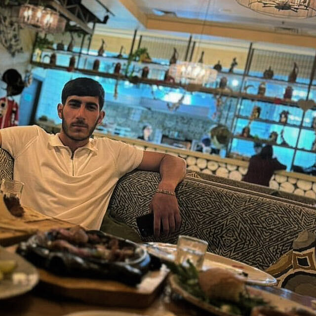  54475972  Grish, 22 ,    