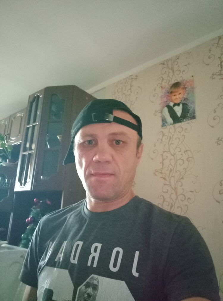  31789242  Anatoliy, 49 ,    
