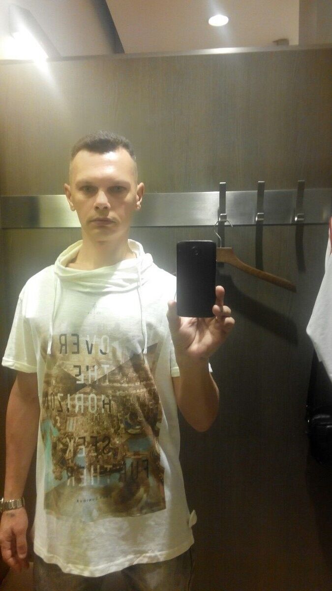  14528332  SERGII, 51 ,    