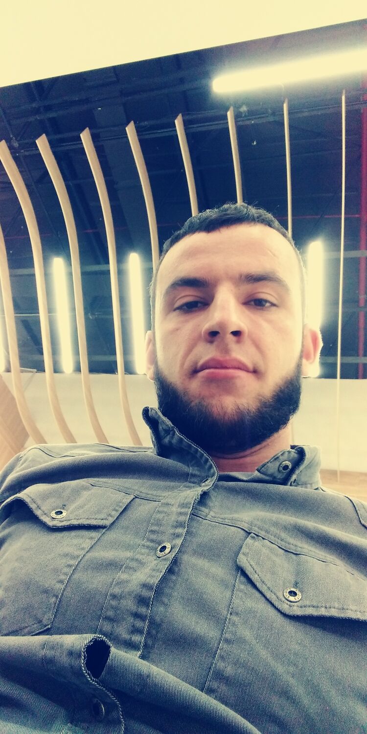  42930472  Muhriddin, 28 ,    