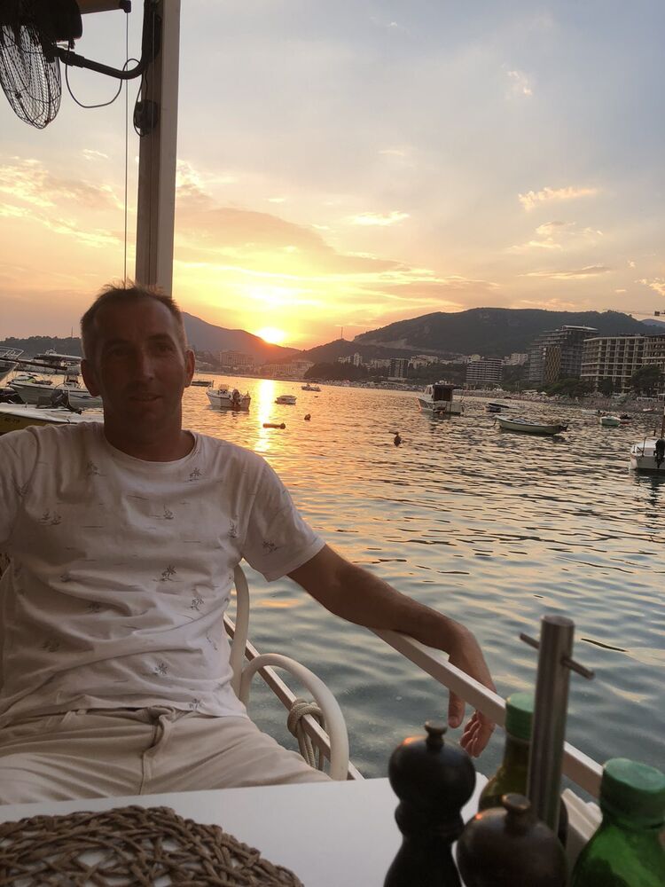  Podgorica,   Miki, 42 ,   ,   