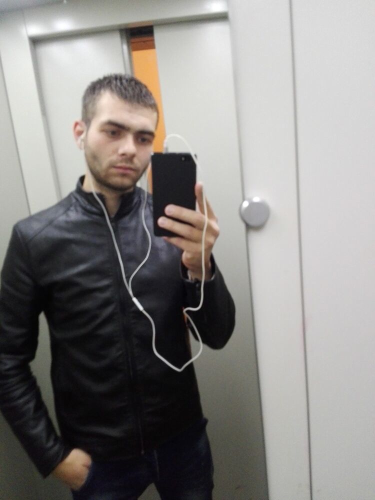  17268562  Sergiu, 31 ,    