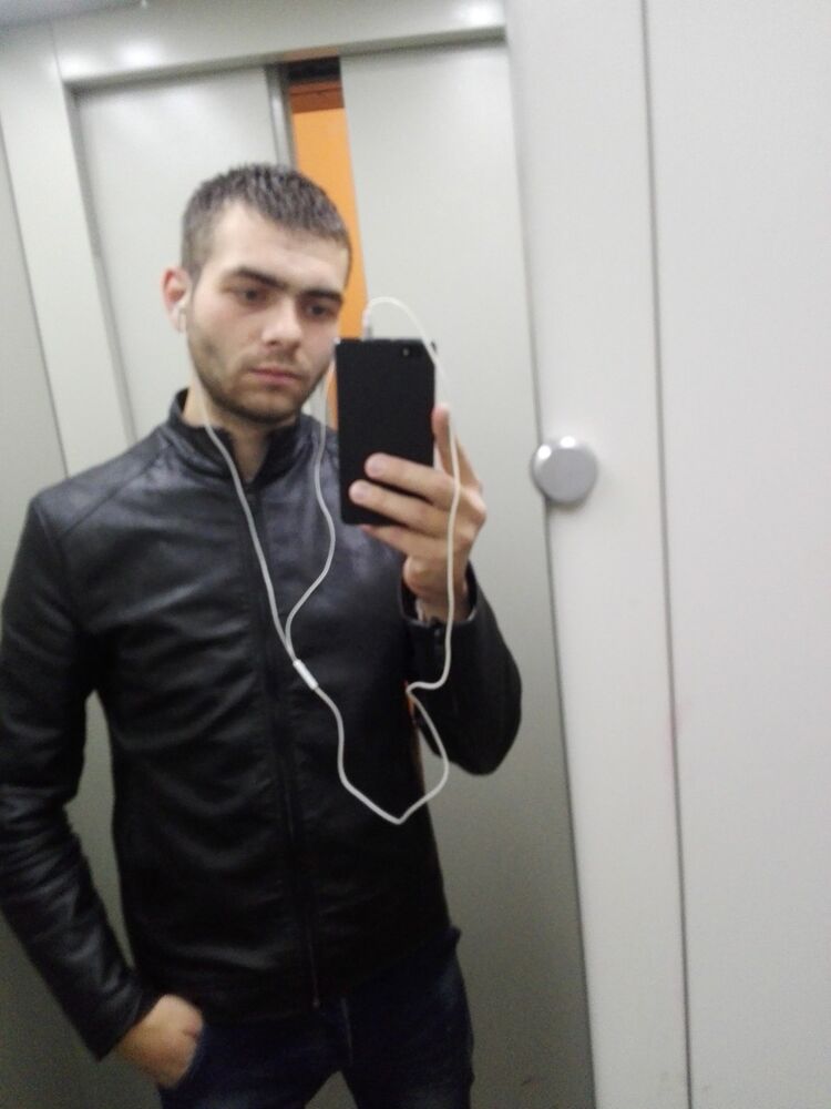  17268562  Sergiu, 30 ,    