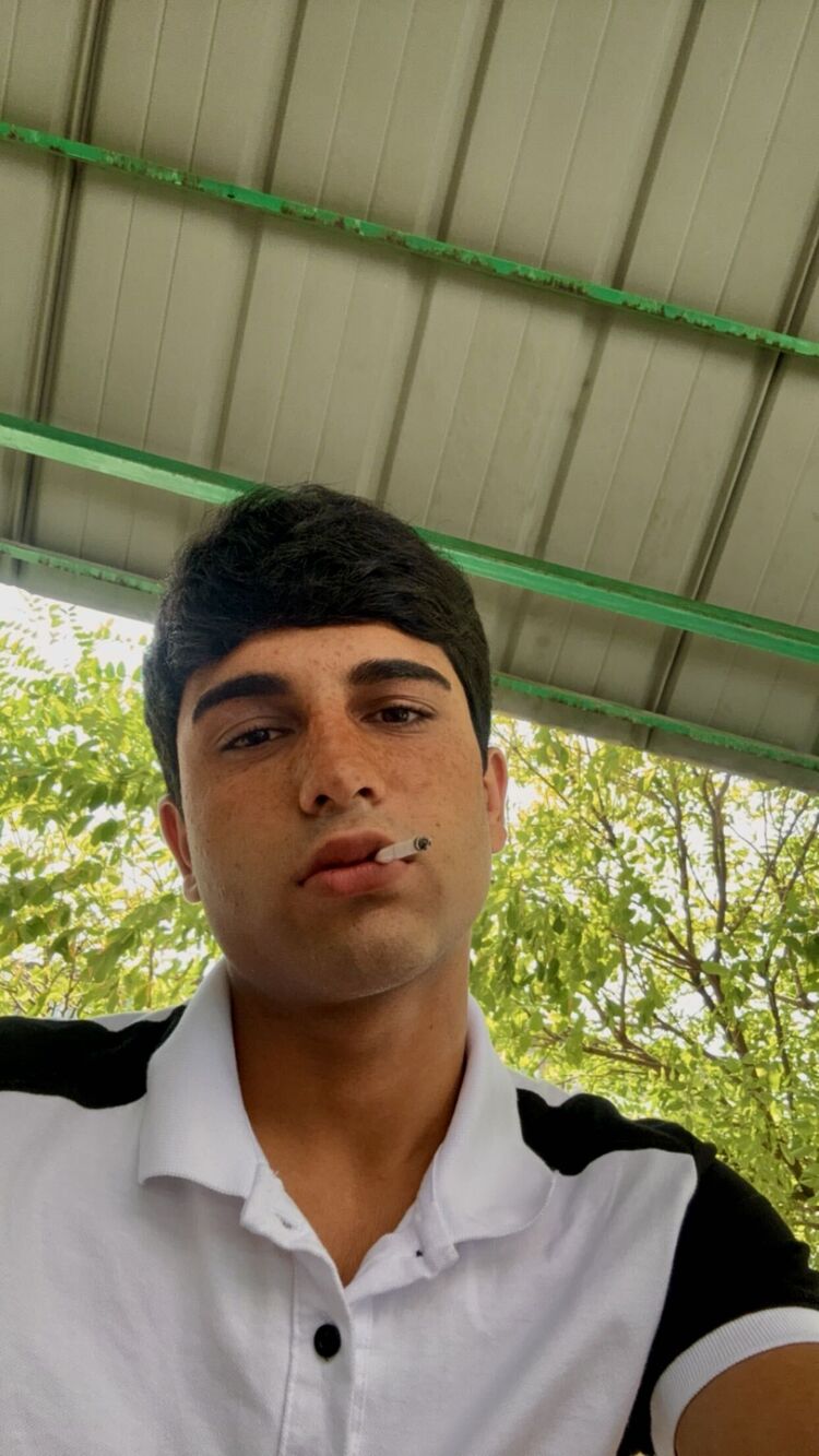  54495572  Shqeee, 19 ,    