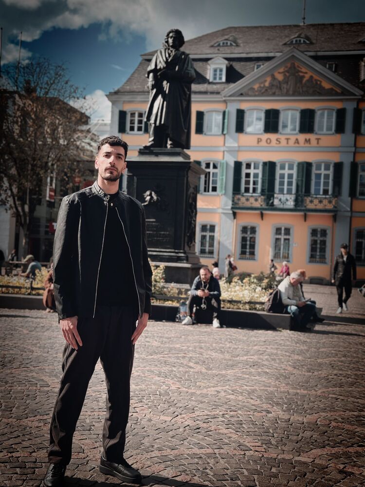  Homberg,   , 28 ,   ,   