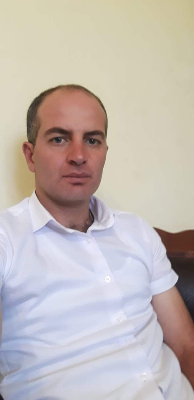  34429952  Armen, 37 ,    