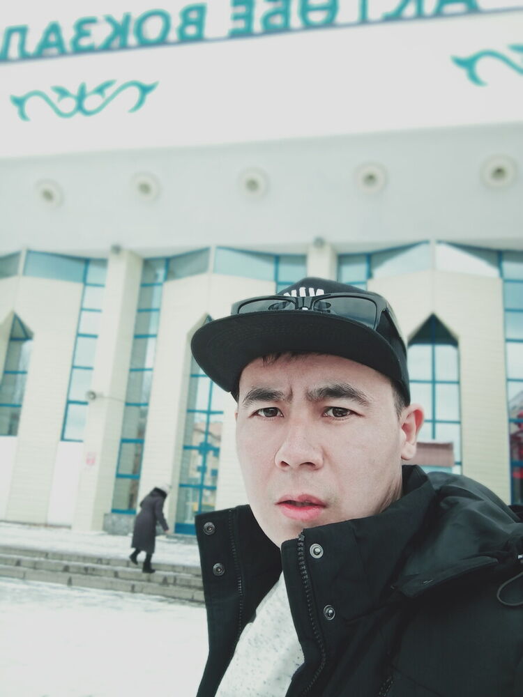  ,   Akzhol, 33 ,   ,   