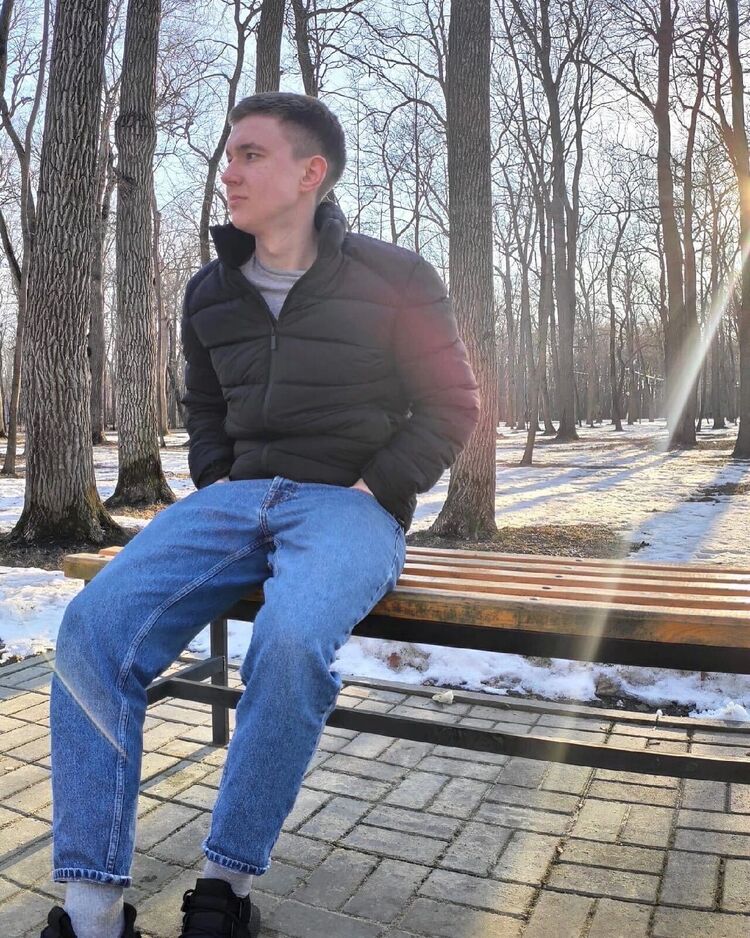  31822302  Serezha, 23 ,    