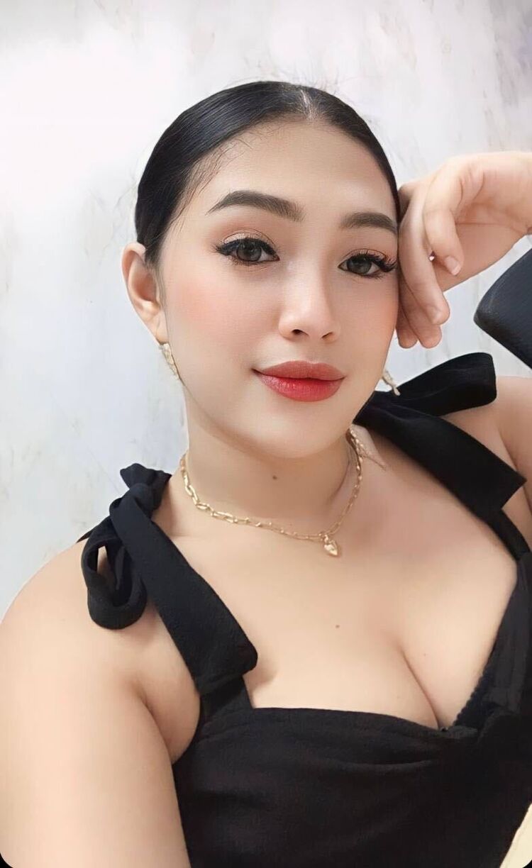  36822942  Chloe, 36 ,    Merville