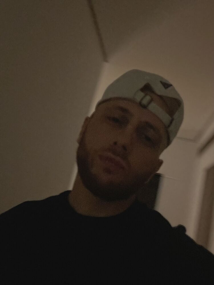  ,   Dani, 26 ,   