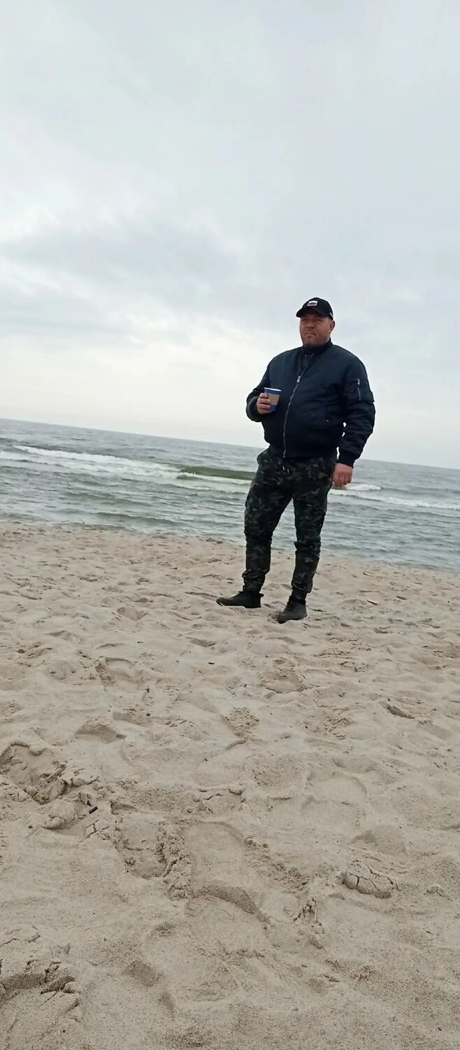  46073692  , 41 ,    