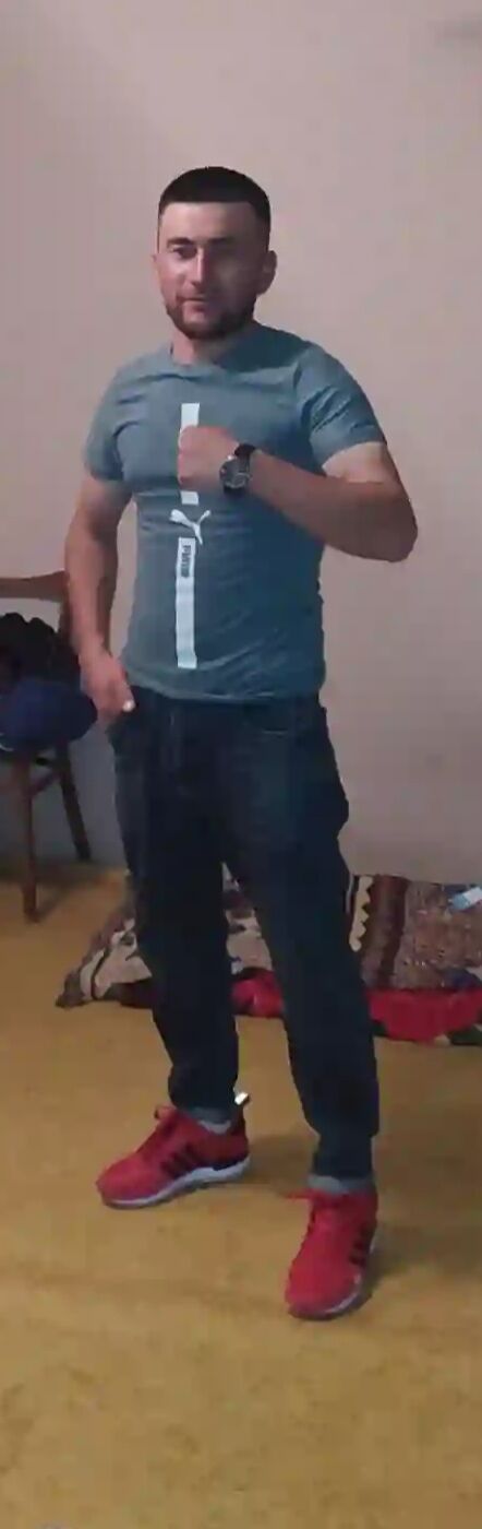  23559382  Shamil, 36 ,    